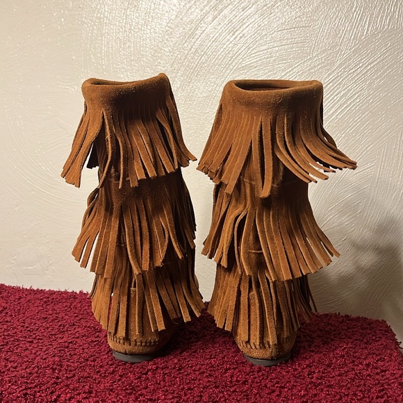 Minnetonka Womens Brown Suede 3 Layer Triple Fringe Moccasins Boots size 8 - Picture 4 of 17
